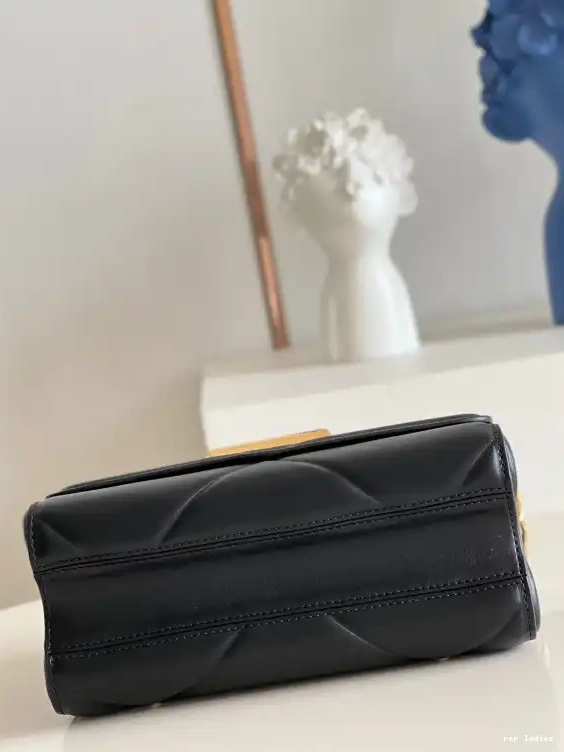 Cheap TWIST LOUIS VUITTON MM 0627